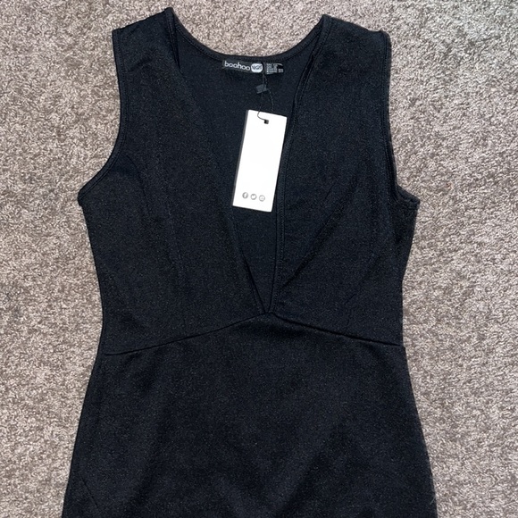 Short black dress - Picture 2 of 4